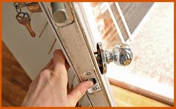 Encino Locksmith Store Encino, CA 818-531-9696 - 12-changing-locks